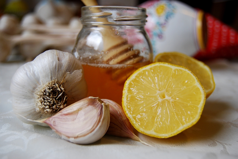 recept elixir mladosti med cesnak citron m