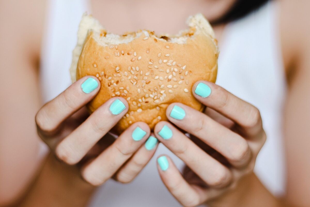 jedlo hamburger